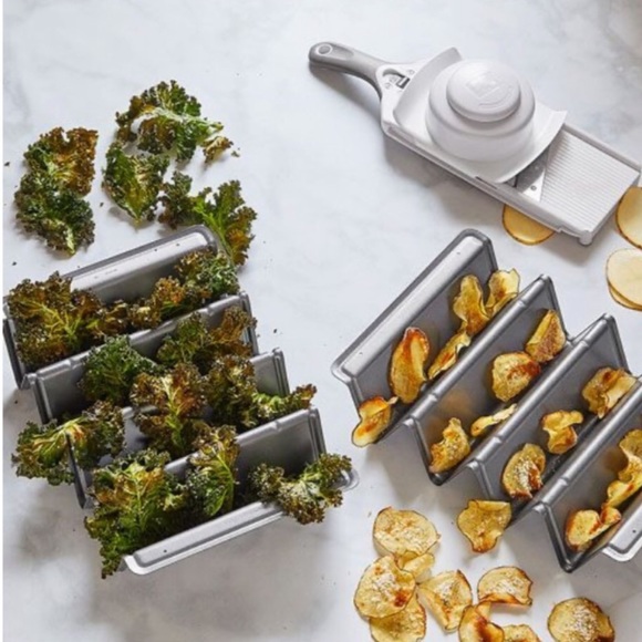 Pampered Chef V-Shaped Baking Pan Set - Picture 2 of 6